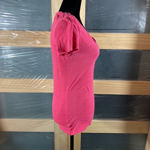 American Eagle Outfitters Raspberry Plunging V-Neck Vintage Short Sleeved Top - Picture 4 of 7
